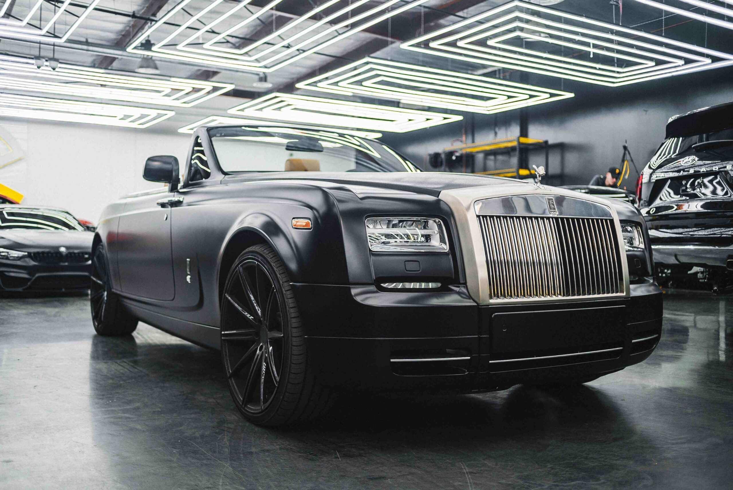 Rolls Royce Ghost Rental: Standard Features You Can Expect